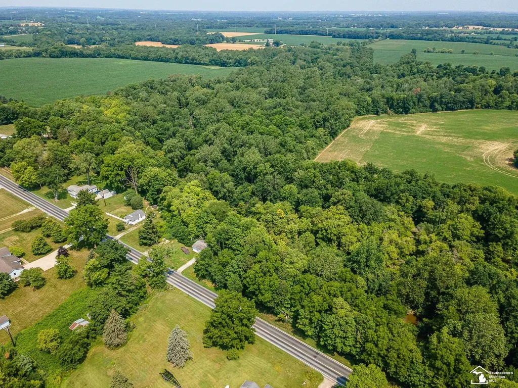 1606 Mooreville Road York Charter Township MI 48160