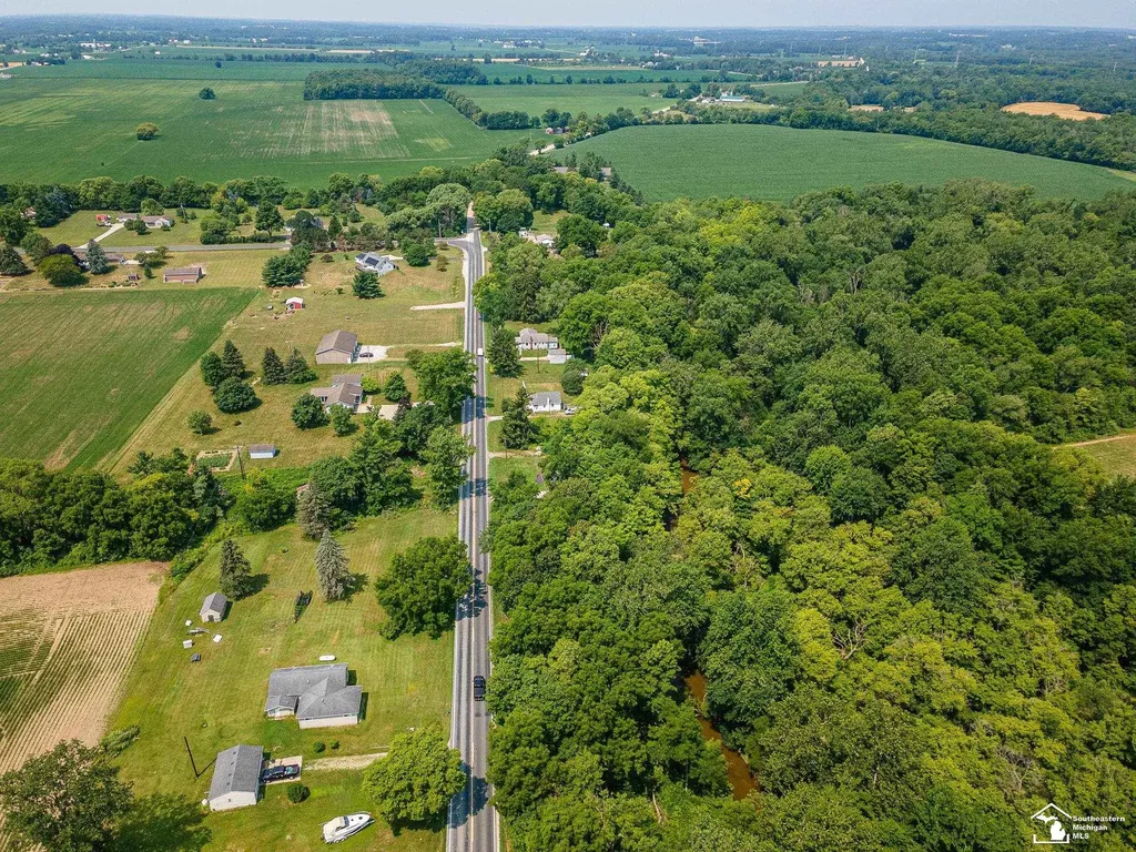 1606 Mooreville Road York Charter Township MI 48160