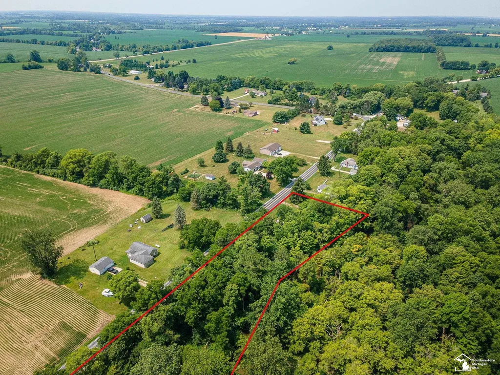 1606 Mooreville Road York Charter Township MI 48160