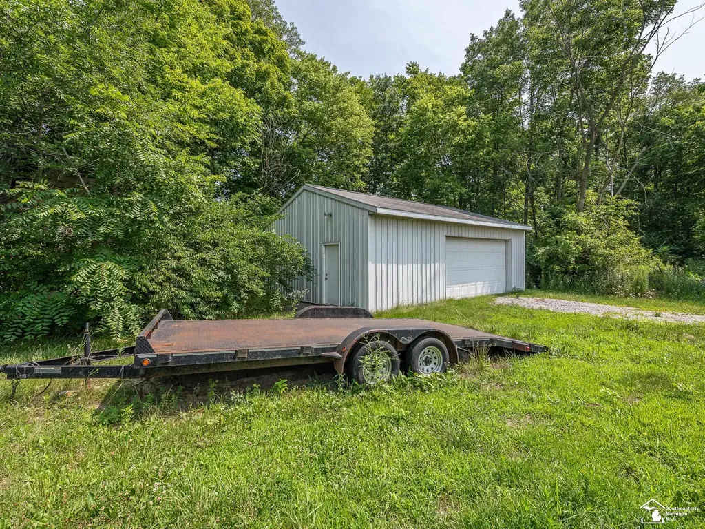 1606 Mooreville Road York Charter Township MI 48160