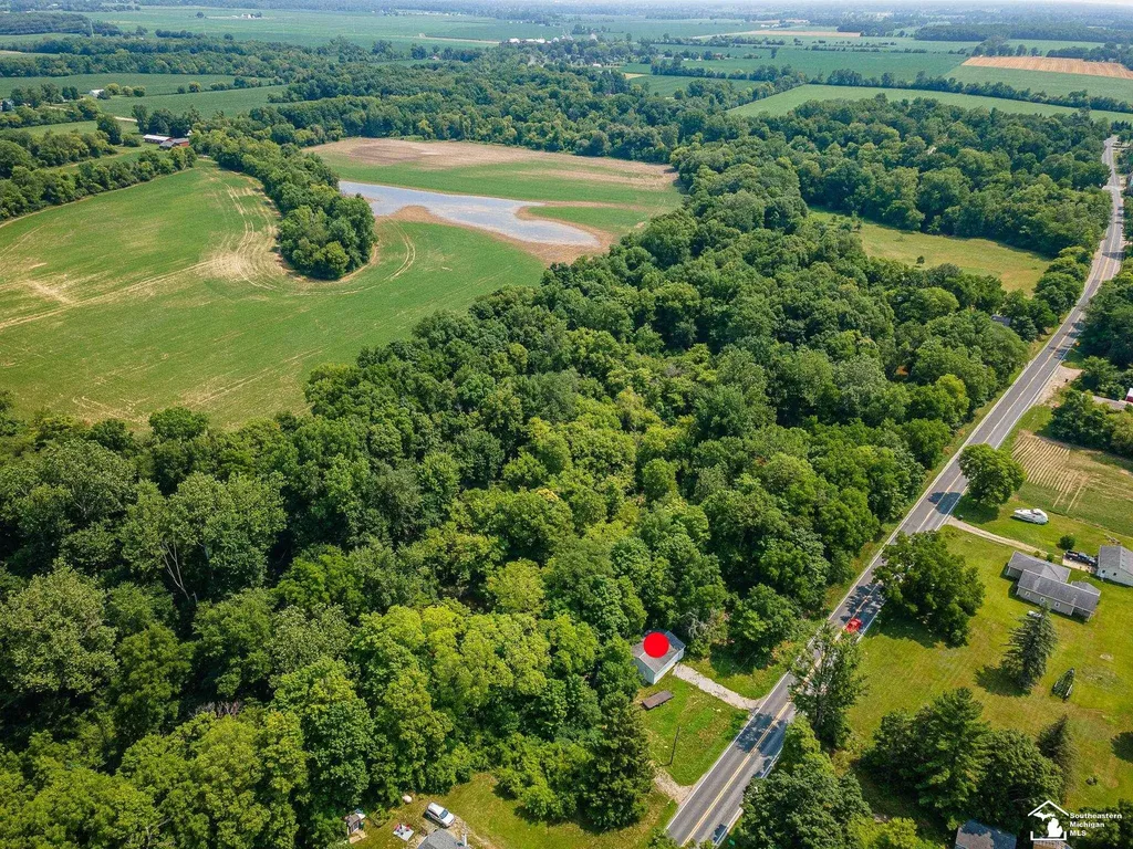 1606 Mooreville Road York Charter Township MI 48160