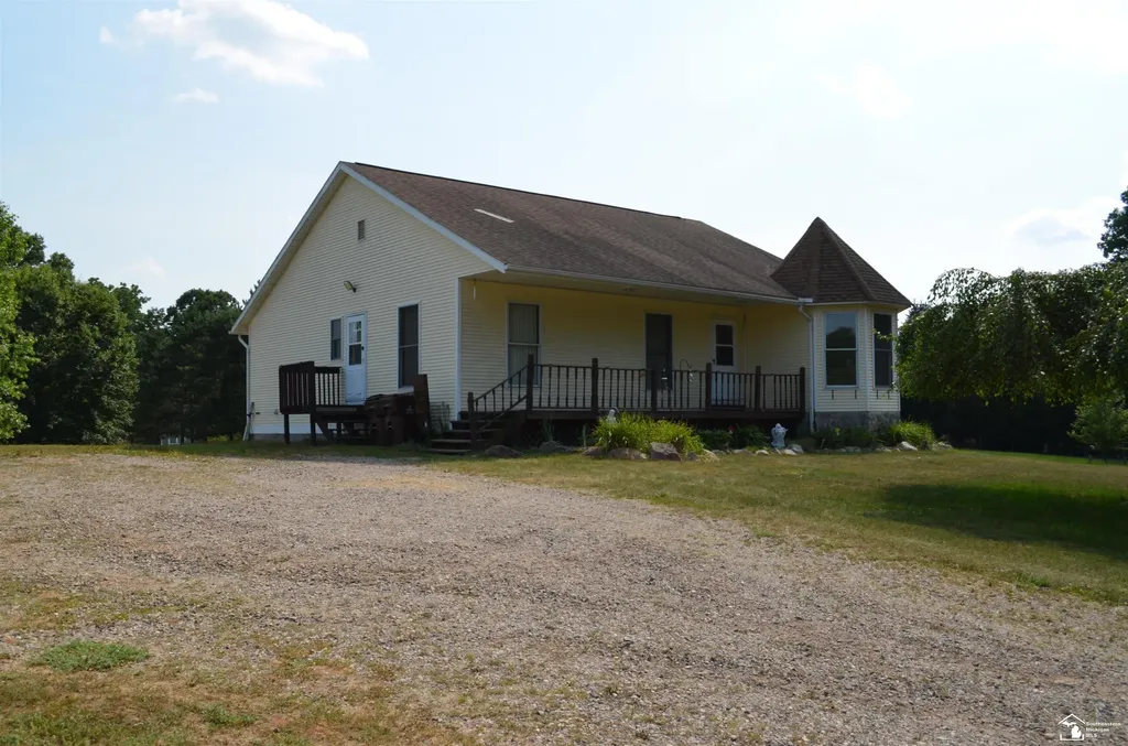 2977 Oakley Road Ingham Township MI 49285