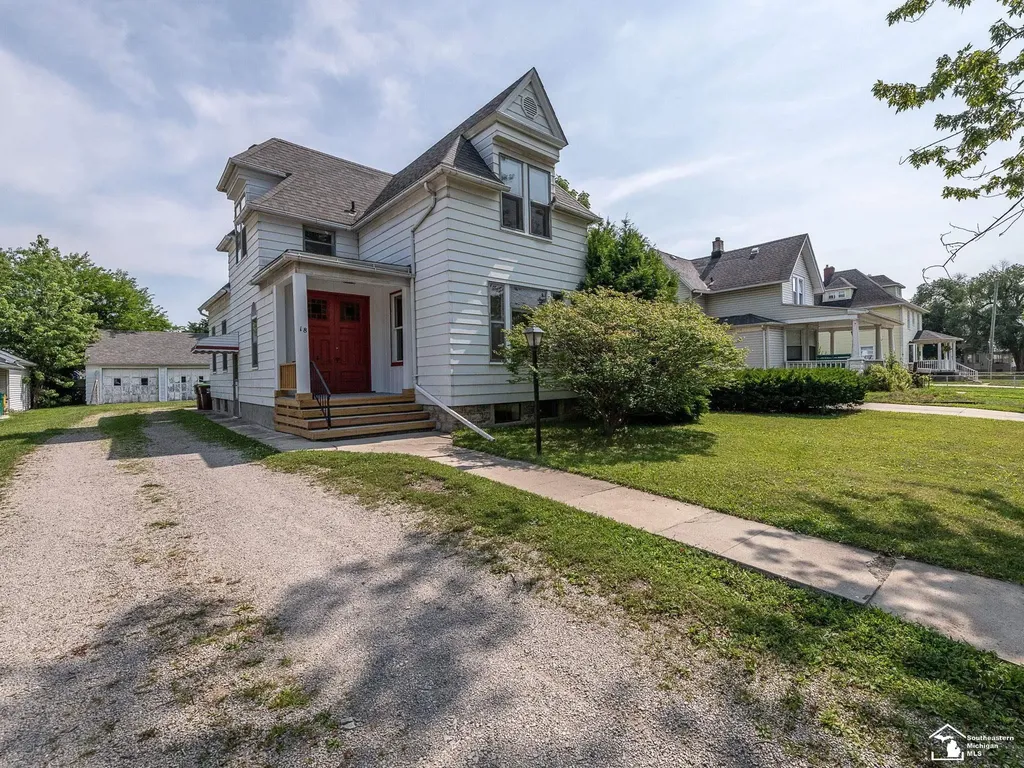 18 W Noble Avenue Monroe City MI 48162