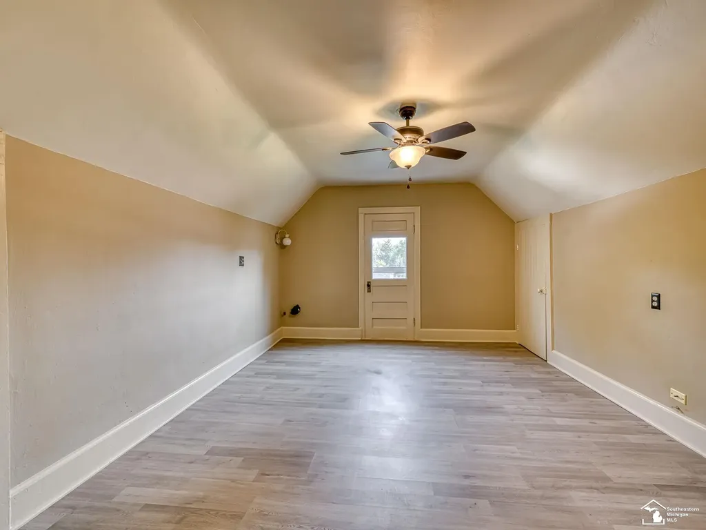 18 W Noble Avenue Monroe City MI 48162