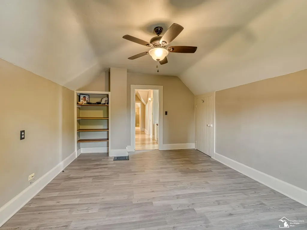 18 W Noble Avenue Monroe City MI 48162