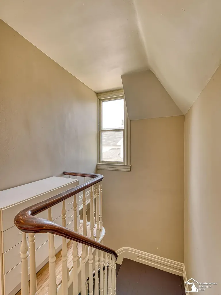 18 W Noble Avenue Monroe City MI 48162