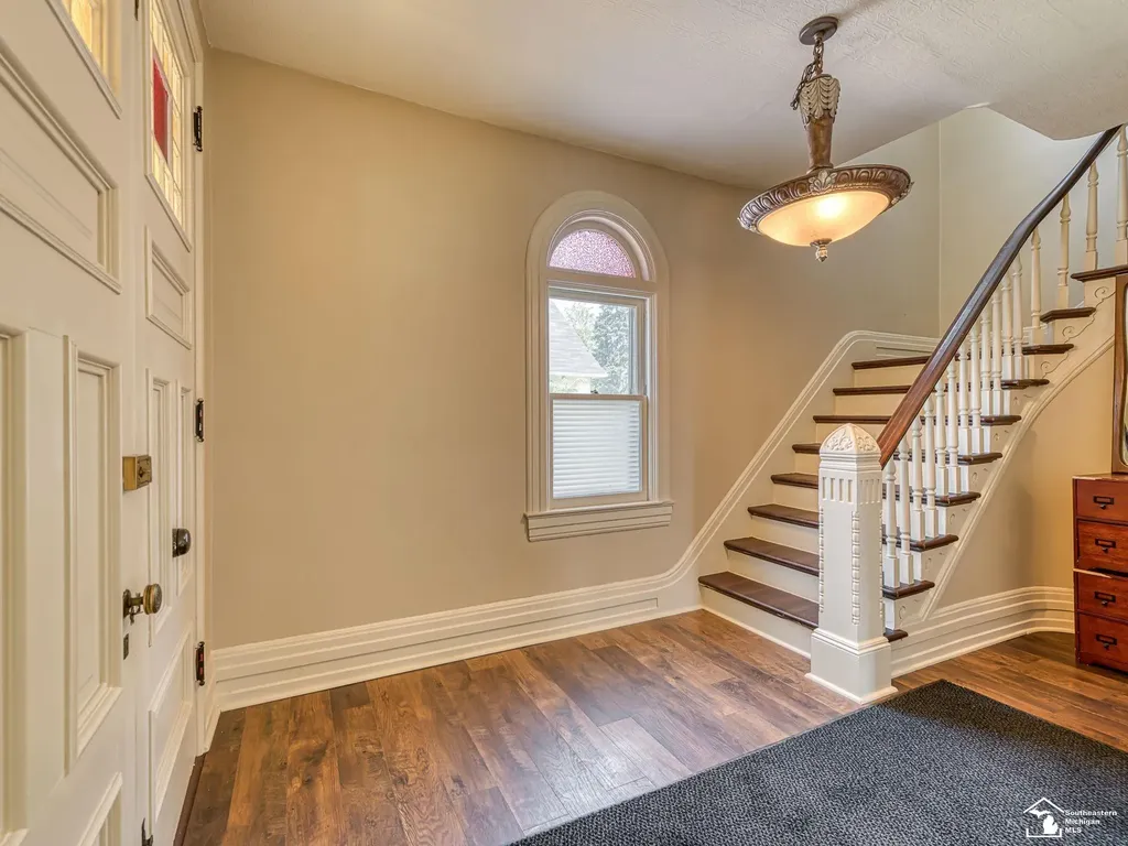 18 W Noble Avenue Monroe City MI 48162
