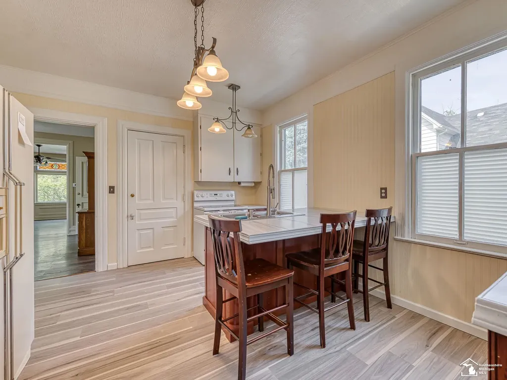 18 W Noble Avenue Monroe City MI 48162