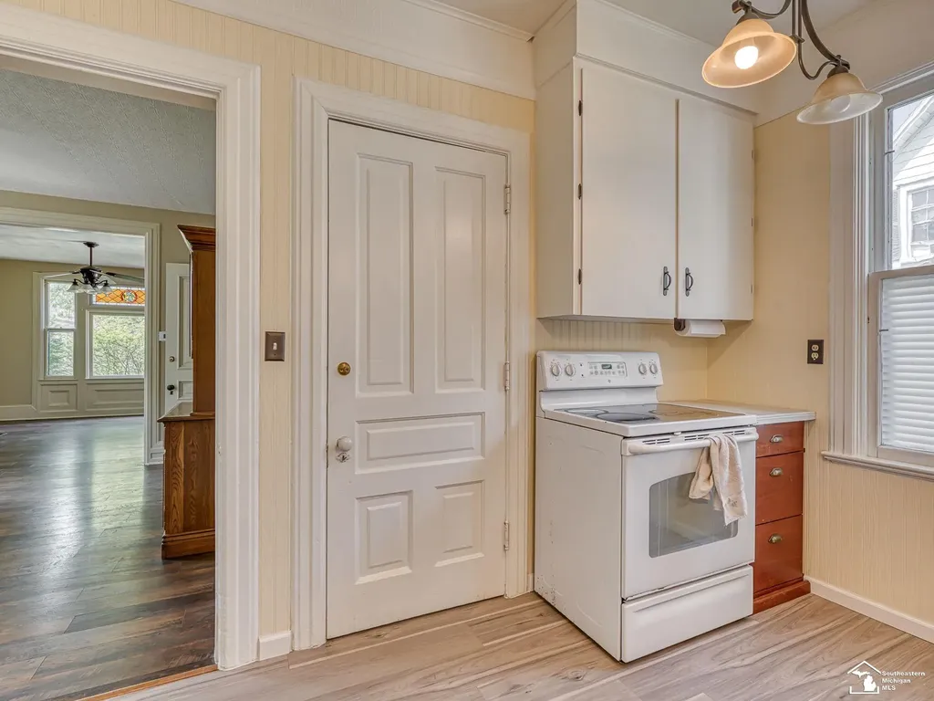 18 W Noble Avenue Monroe City MI 48162
