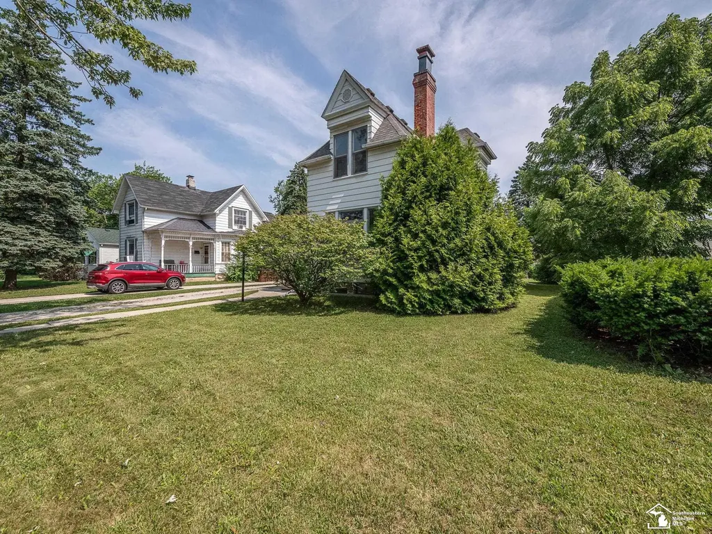 18 W Noble Avenue Monroe City MI 48162
