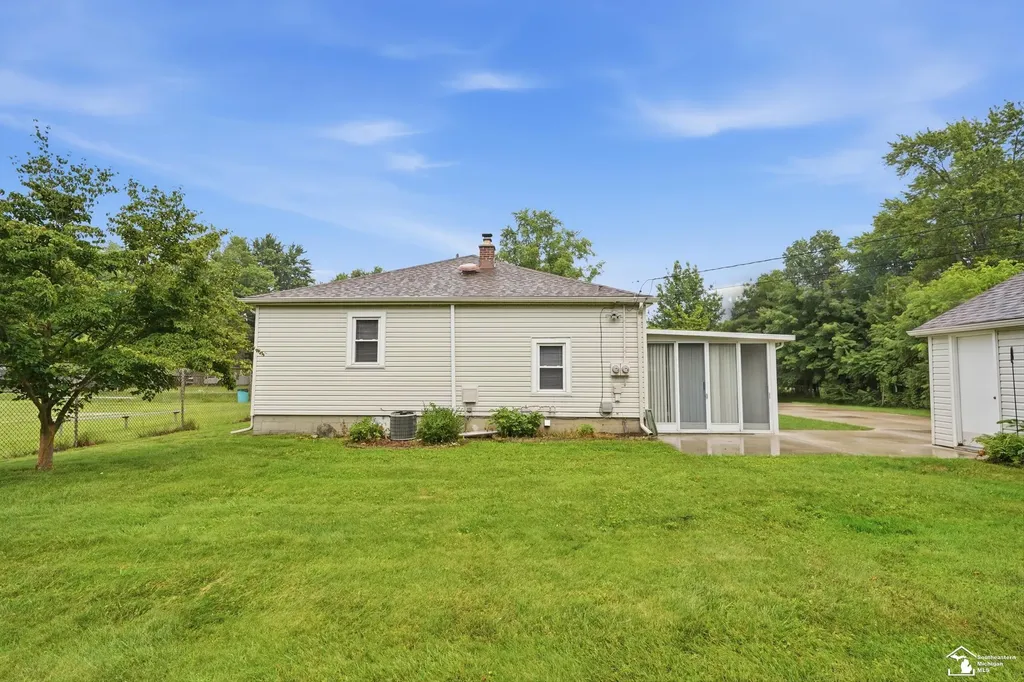 12891 Crane Street Carleton Village MI 48117