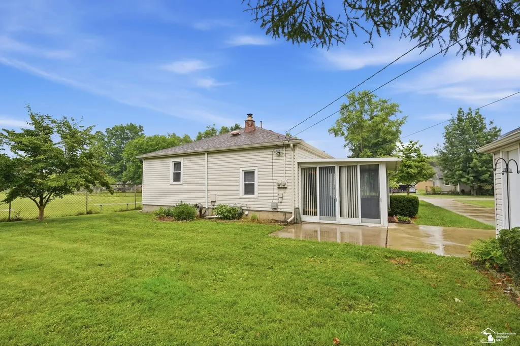 12891 Crane Street Carleton Village MI 48117