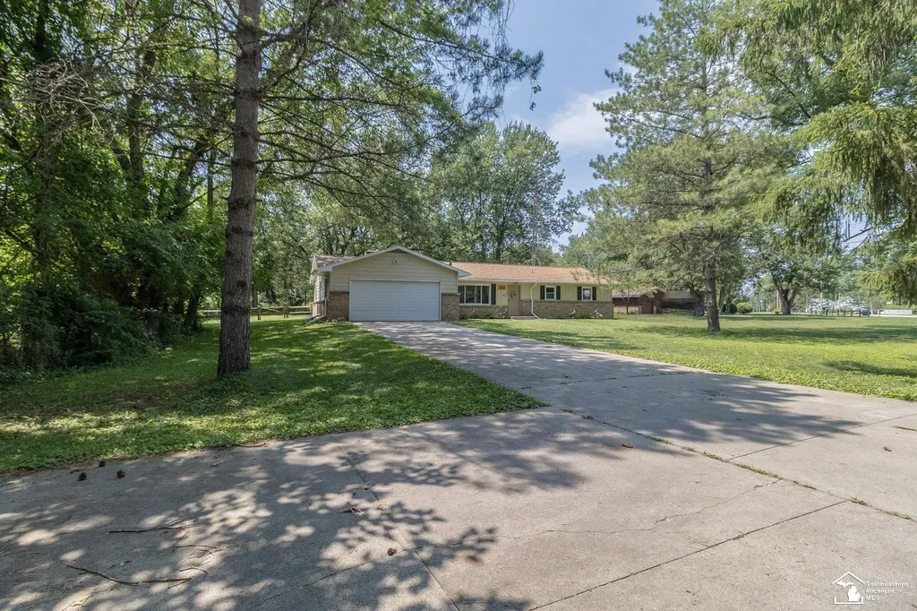 8413 Summerfield Road Bedford Township MI 48144