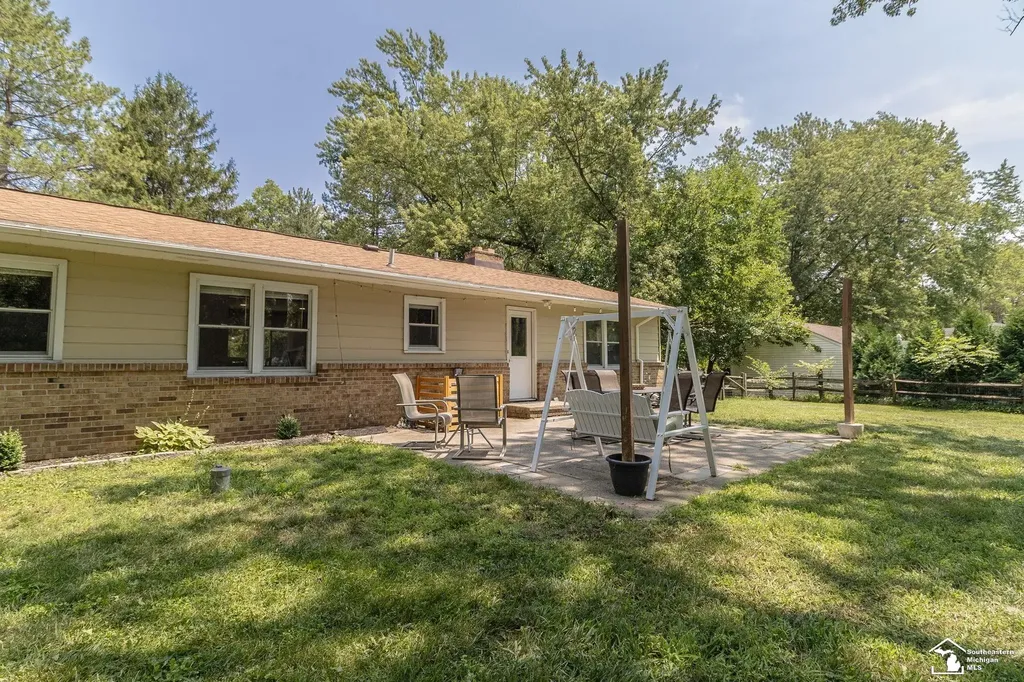 8413 Summerfield Road Bedford Township MI 48144