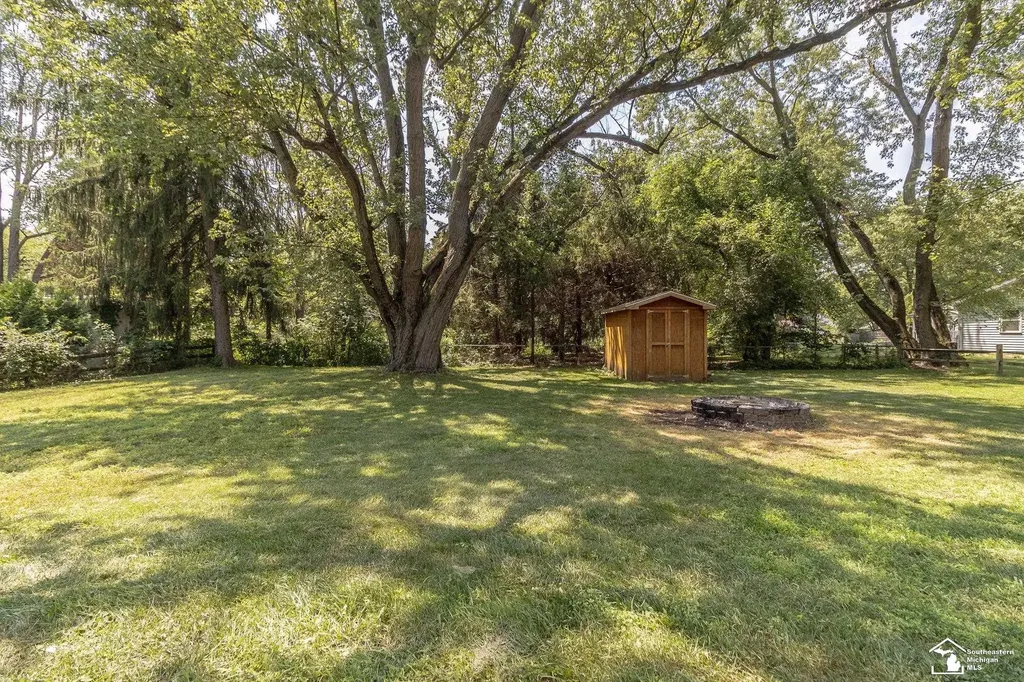 8413 Summerfield Road Bedford Township MI 48144