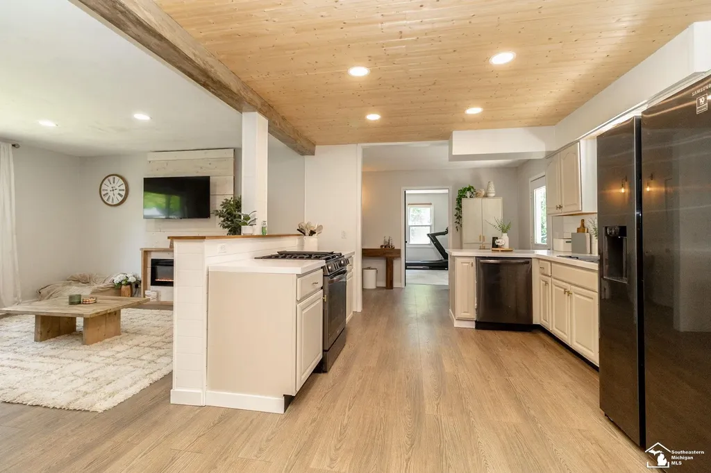 8413 Summerfield Road Bedford Township MI 48144