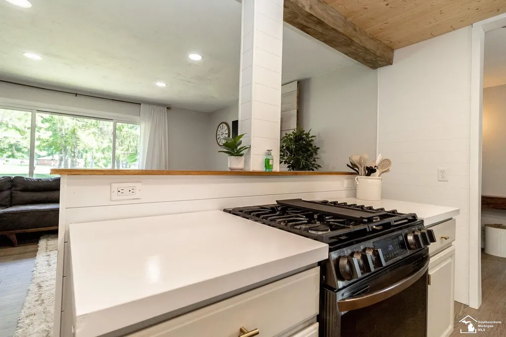 8413 Summerfield Road Bedford Township MI 48144