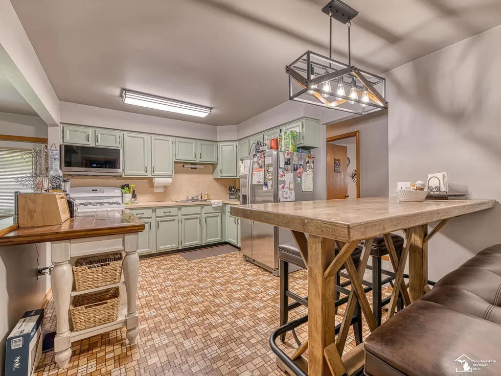 24860 Woodland Drive Brownstown Charter Township MI 48134