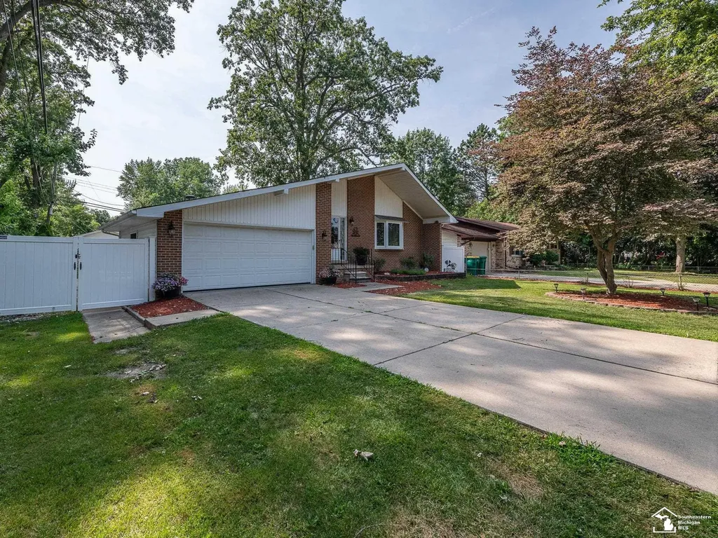 24860 Woodland Drive Brownstown Charter Township MI 48134