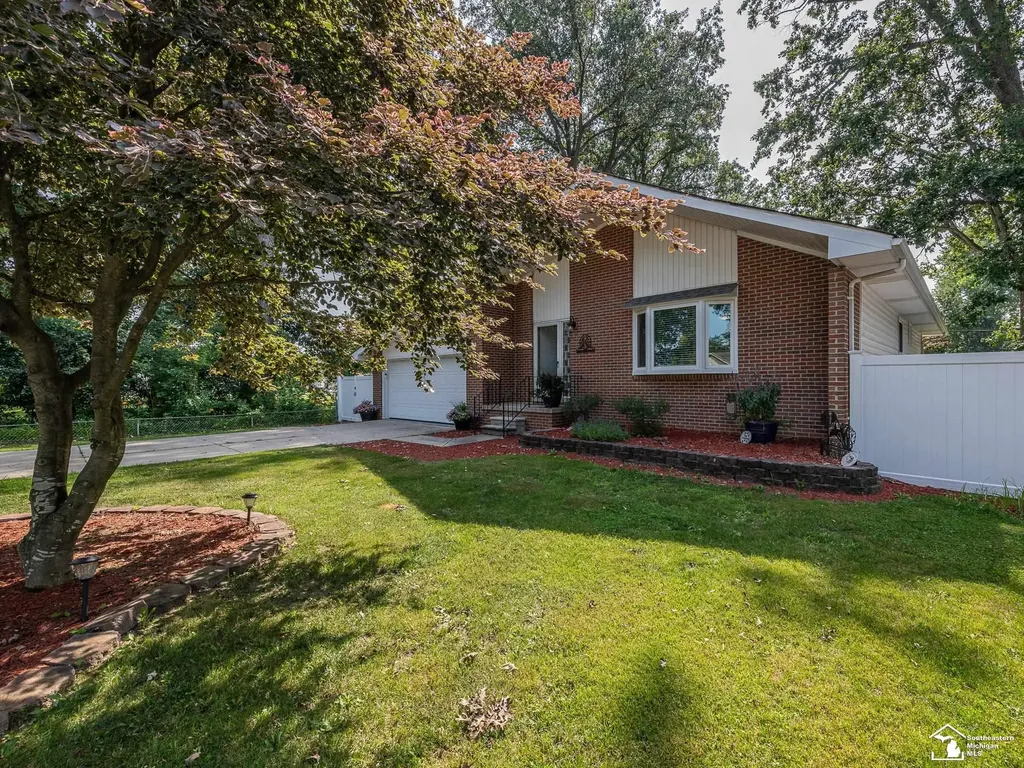24860 Woodland Drive Brownstown Charter Township MI 48134