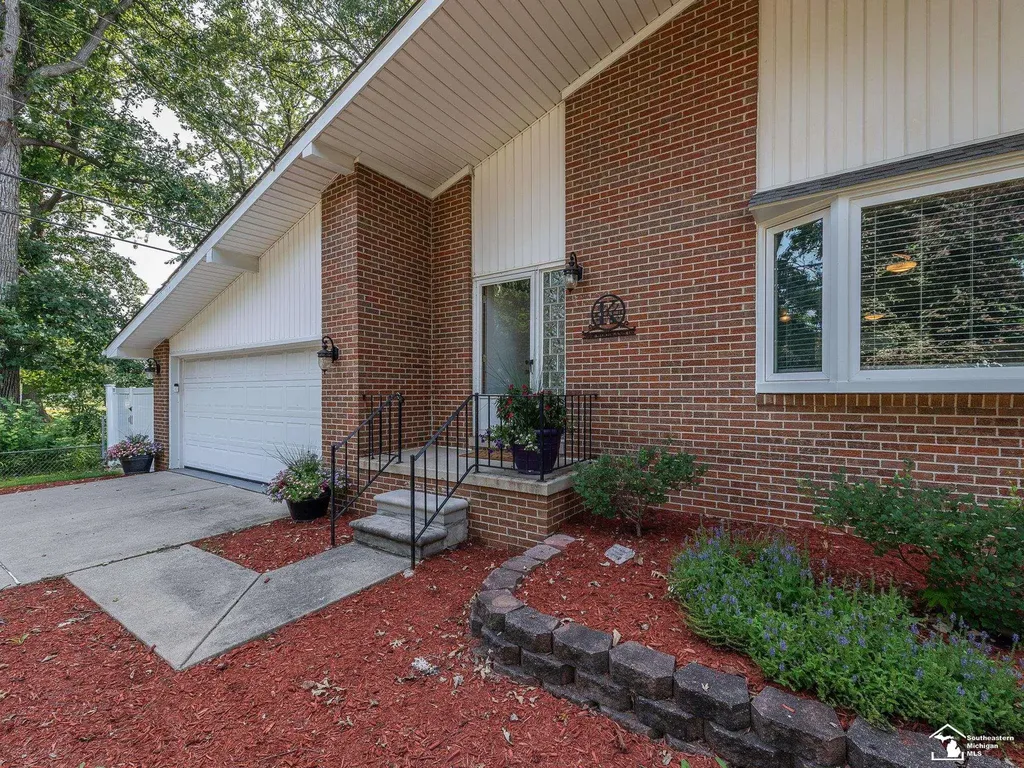24860 Woodland Drive Brownstown Charter Township MI 48134