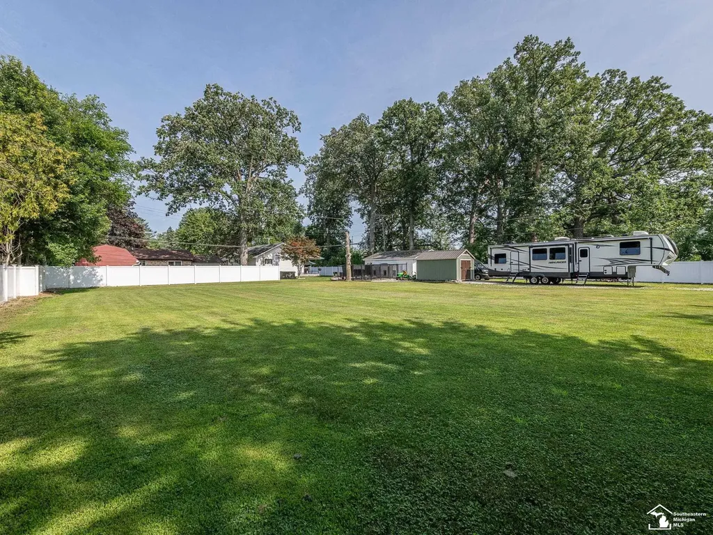 24860 Woodland Drive Brownstown Charter Township MI 48134