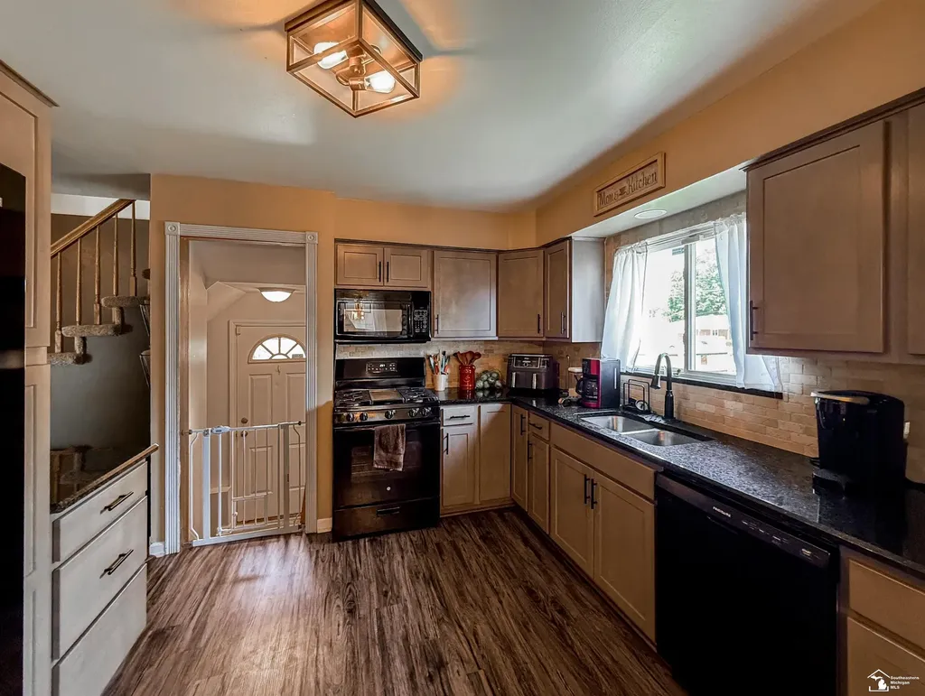 7809 Campbell Street Taylor City MI 48180
