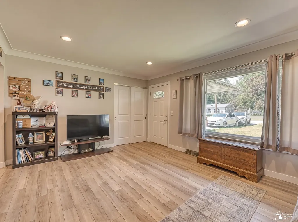 1021 Hackman Drive Bedford Township MI 48182