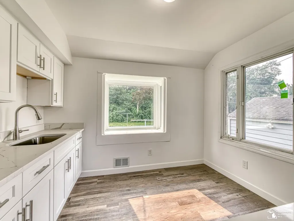 1322 Michigan Avenue Monroe Charter Township MI 48162
