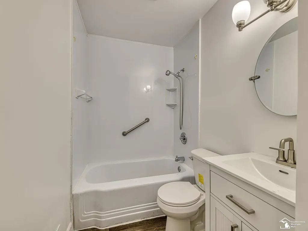 1322 Michigan Avenue Monroe Charter Township MI 48162