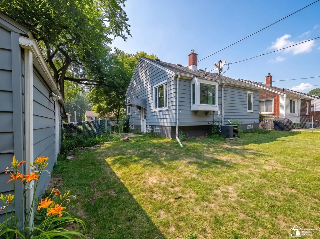 1322 Michigan Avenue Monroe Charter Township MI 48162