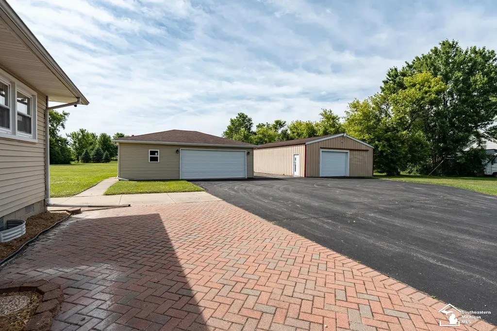 5848 Leroux Road Frenchtown Township MI 48166