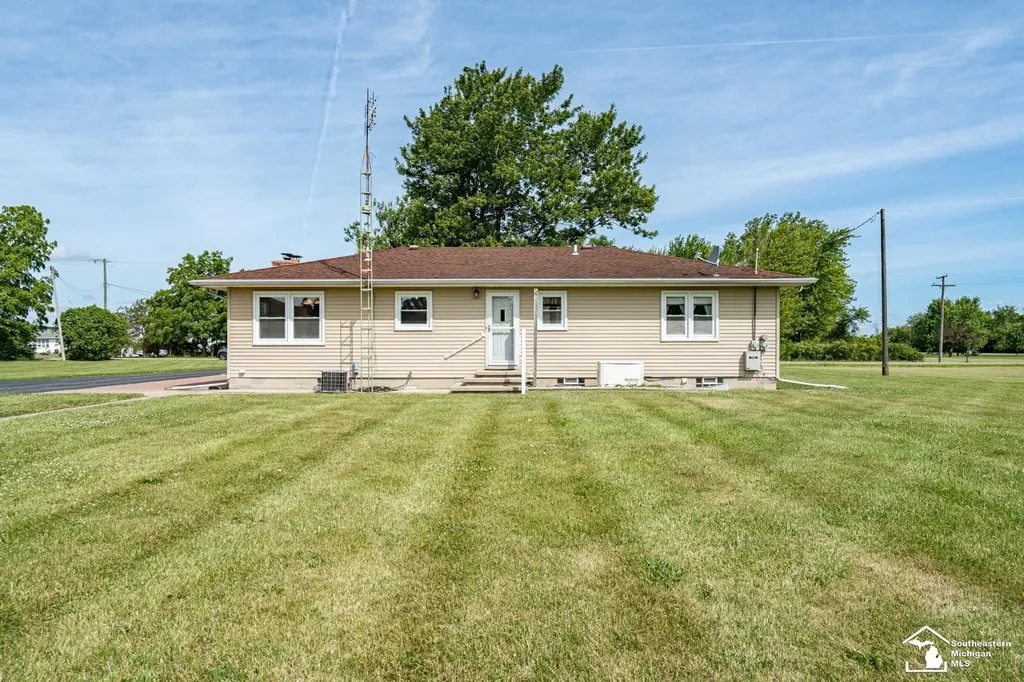 5848 Leroux Road Frenchtown Township MI 48166