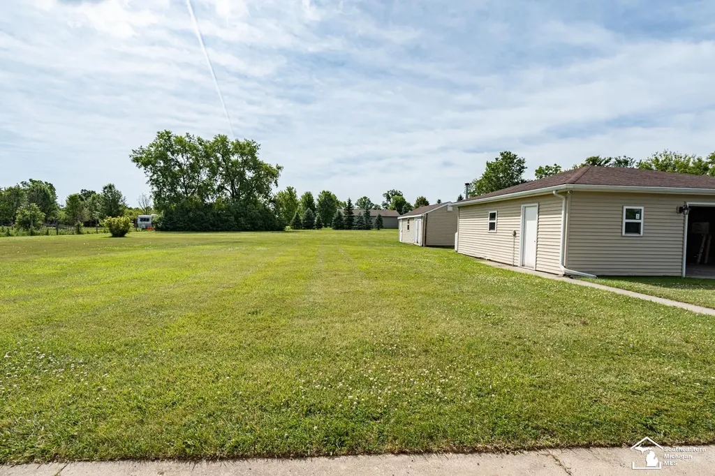 5848 Leroux Road Frenchtown Township MI 48166
