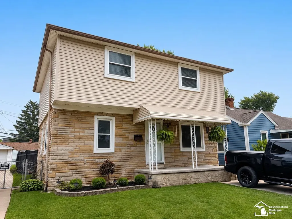 1099 Cora Street Wyandotte City MI 48192