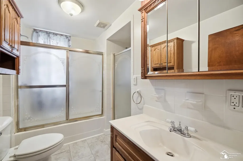4165 Fay Road Exeter Township MI 48117
