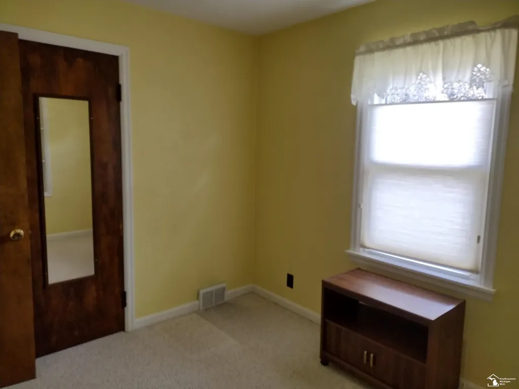 1115 Cherry Street Unknown City MI 48182