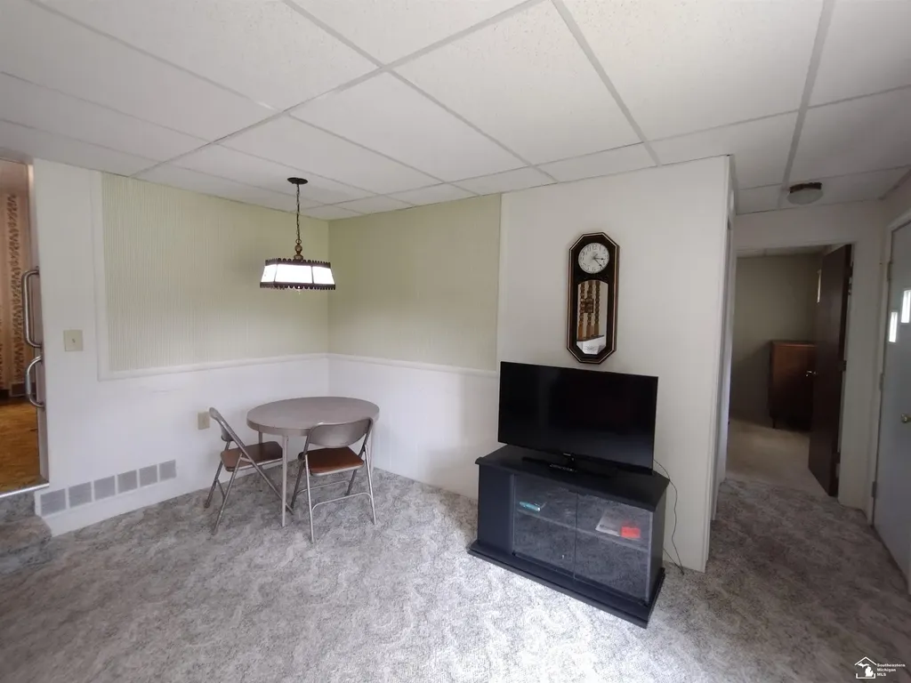 1115 Cherry Street Unknown City MI 48182