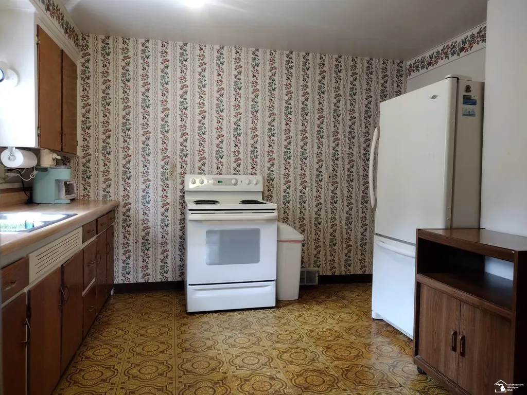 1115 Cherry Street Unknown City MI 48182