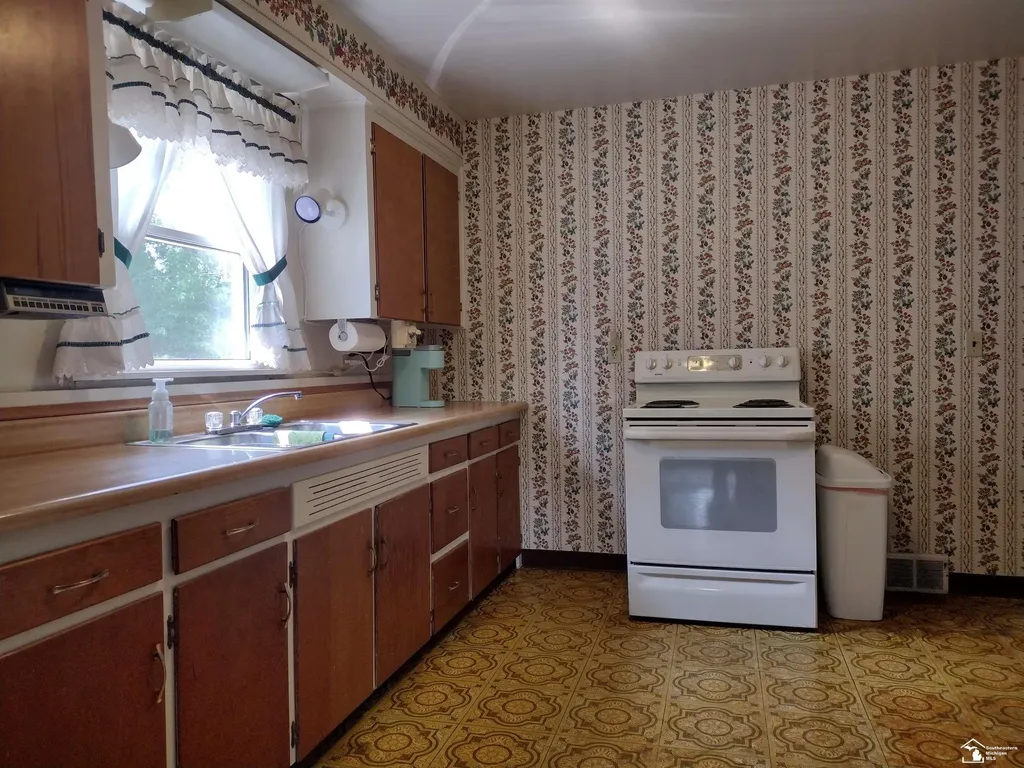 1115 Cherry Street Unknown City MI 48182