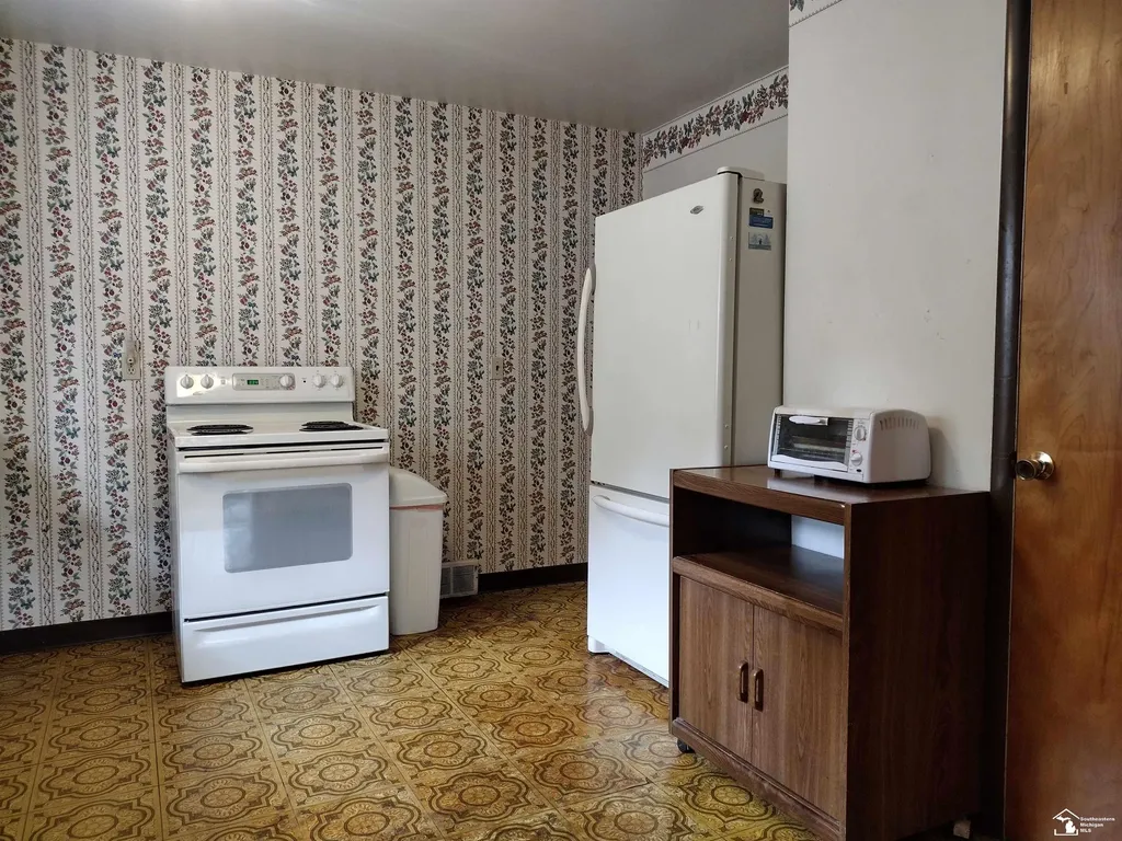 1115 Cherry Street Unknown City MI 48182