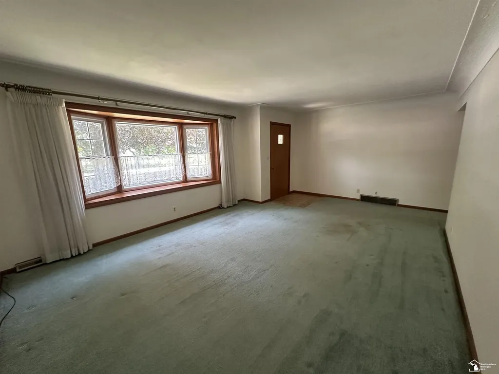 53 Calvin Street Frenchtown Township MI 48162