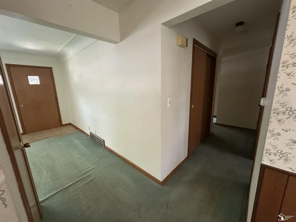 53 Calvin Street Frenchtown Township MI 48162