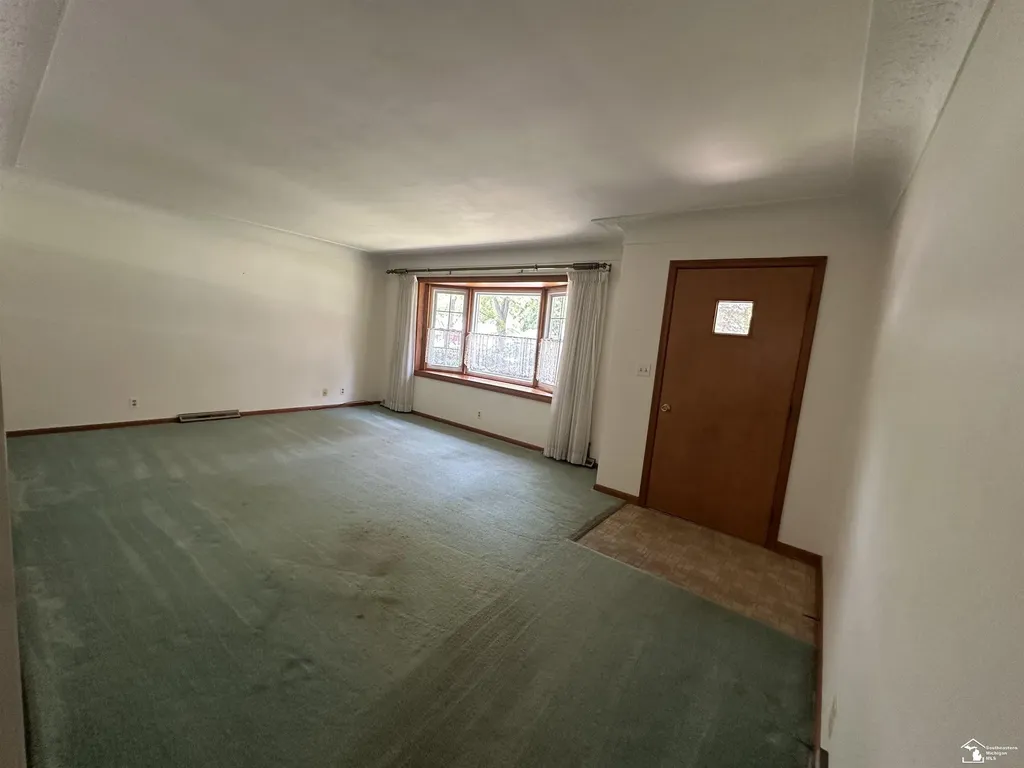 53 Calvin Street Frenchtown Township MI 48162
