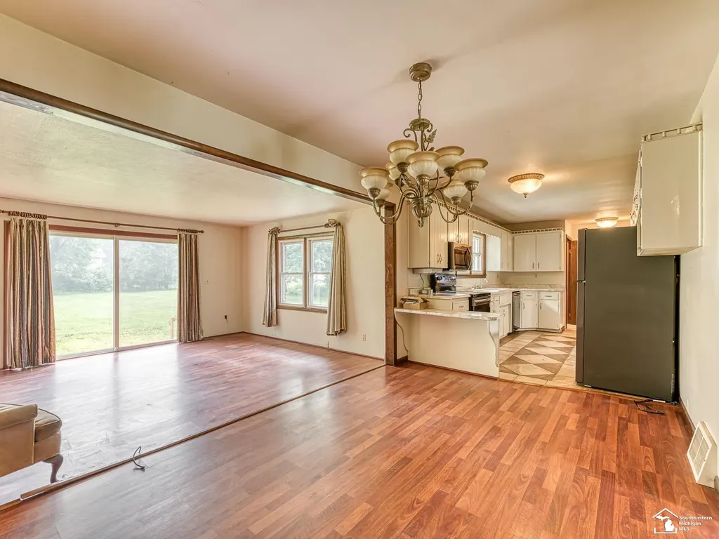 1810 Whipple Street Ash Township MI 48117