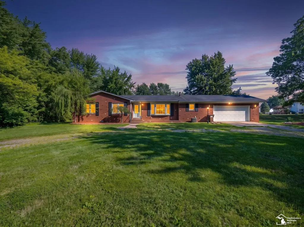 1810 Whipple Street Ash Township MI 48117