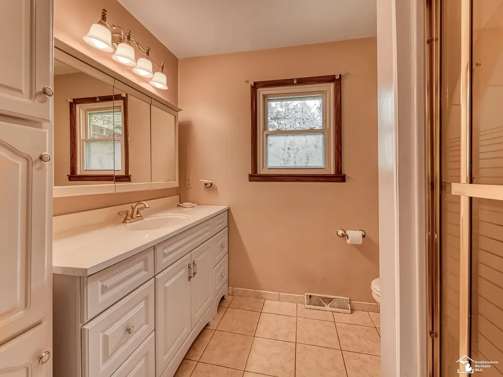 1810 Whipple Street Ash Township MI 48117