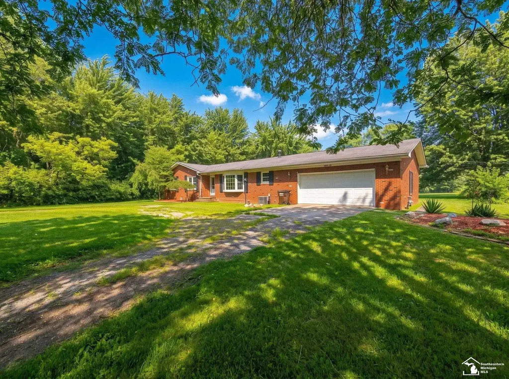 1810 Whipple Street Ash Township MI 48117