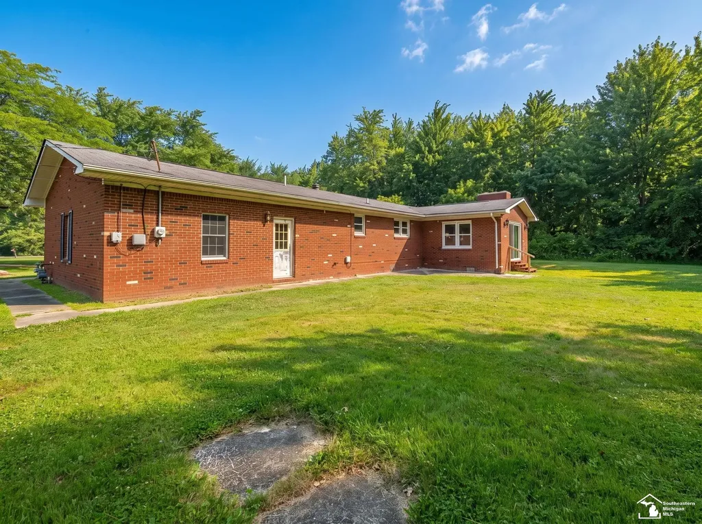 1810 Whipple Street Ash Township MI 48117