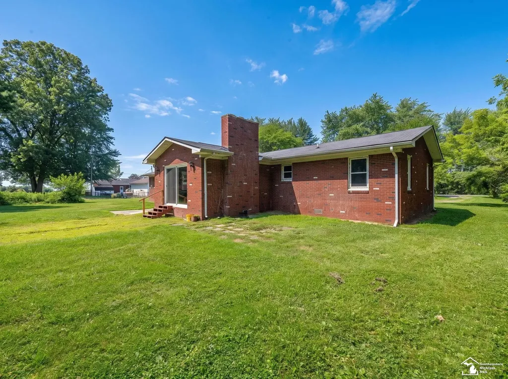 1810 Whipple Street Ash Township MI 48117